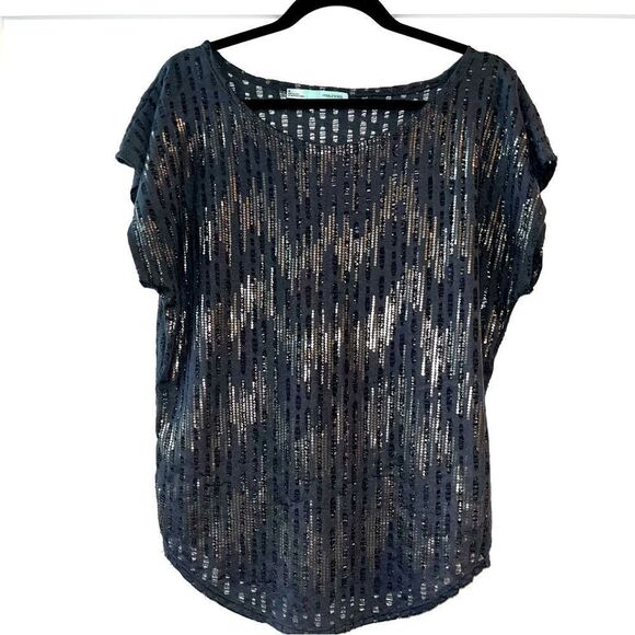 Maurice’s Metallic Detail Distressed Top Medium - Picture 1 of 6